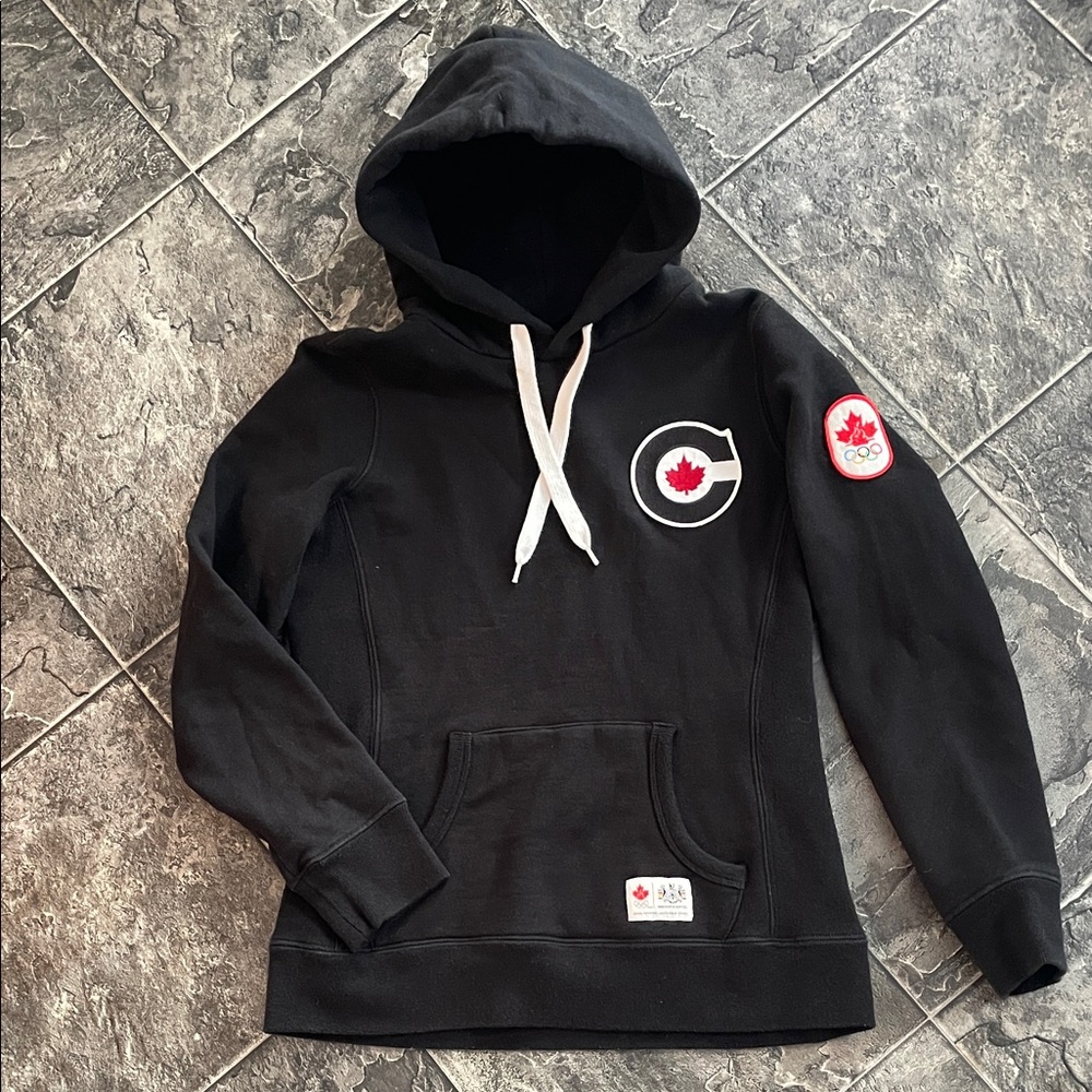 HUDSON’S BAY Official Team Canada Olympics Women’s Hoodie Sweater Collector Cozy